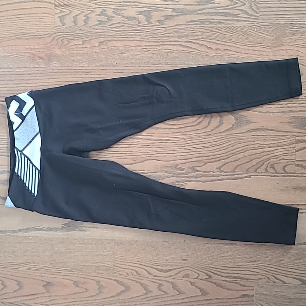 Lululemon Black vintage reversable leggings